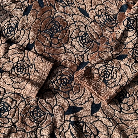Vintage Tradition Roses  Print Soft High Neck Sweater - Picture 9 of 16